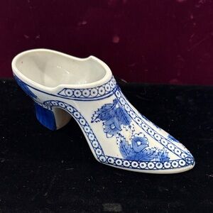 Blue and White Floral Ceramic Shoe Décor - Women's Heeled Slipper